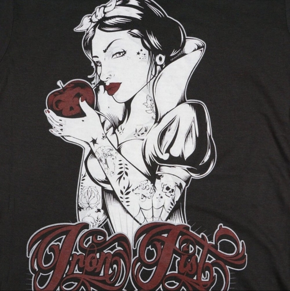 🖤🍎🖤 "Blanca Nieves" T-Shirt by Iron Fist - Picture 2 of 2